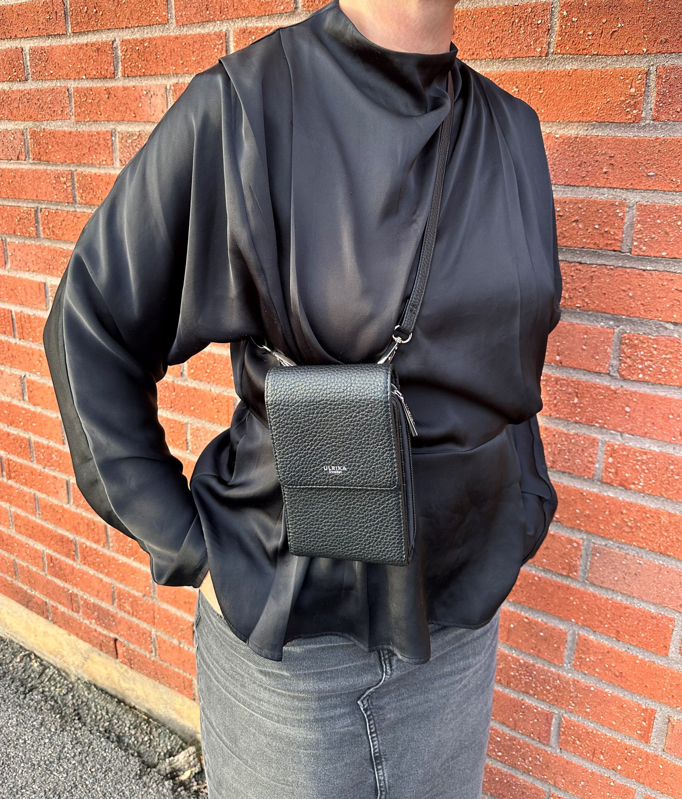 ULRIKA DESIGN Bar Mobilväska - Bild 3