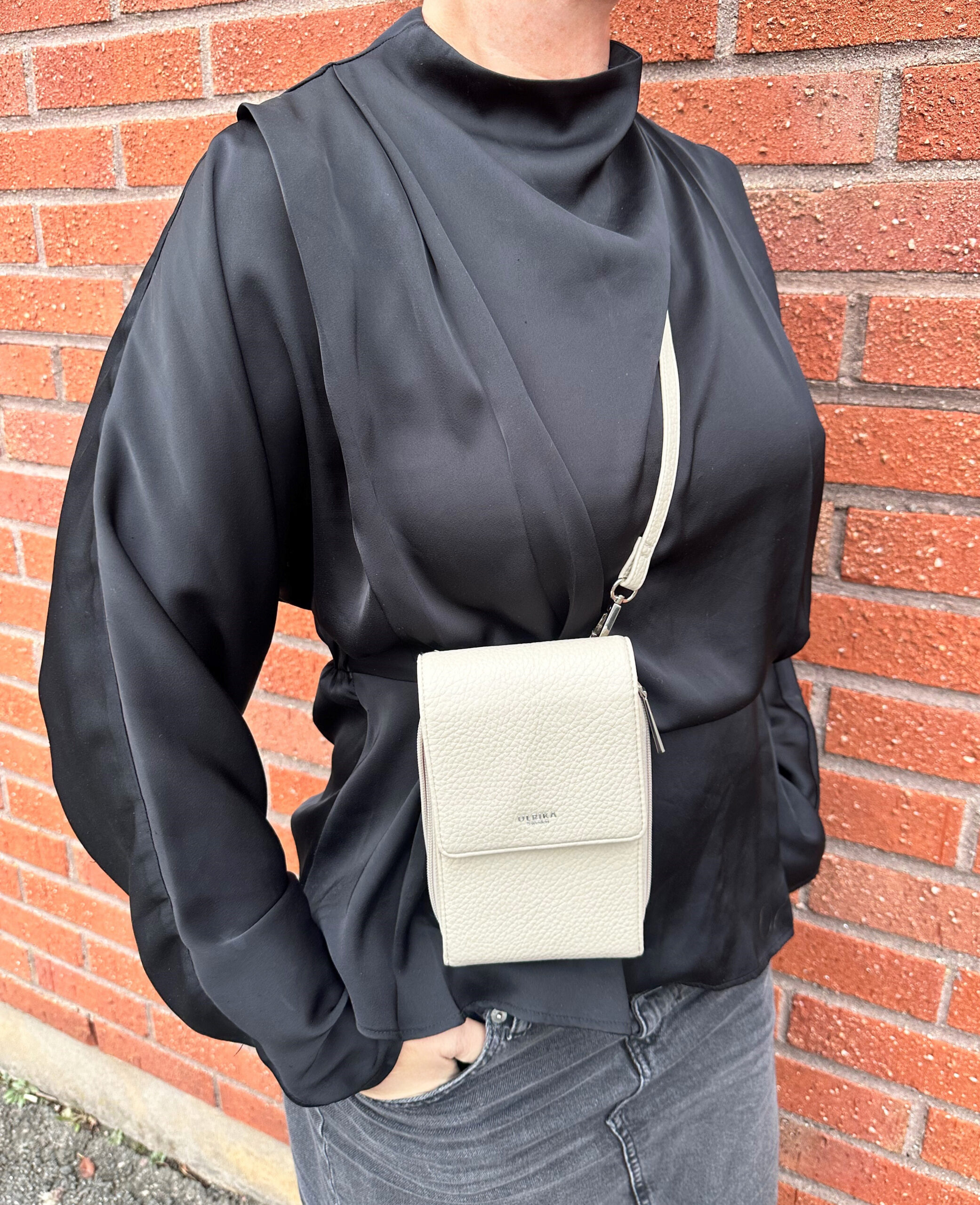 ULRIKA DESIGN Bar Mobilväska - Bild 2