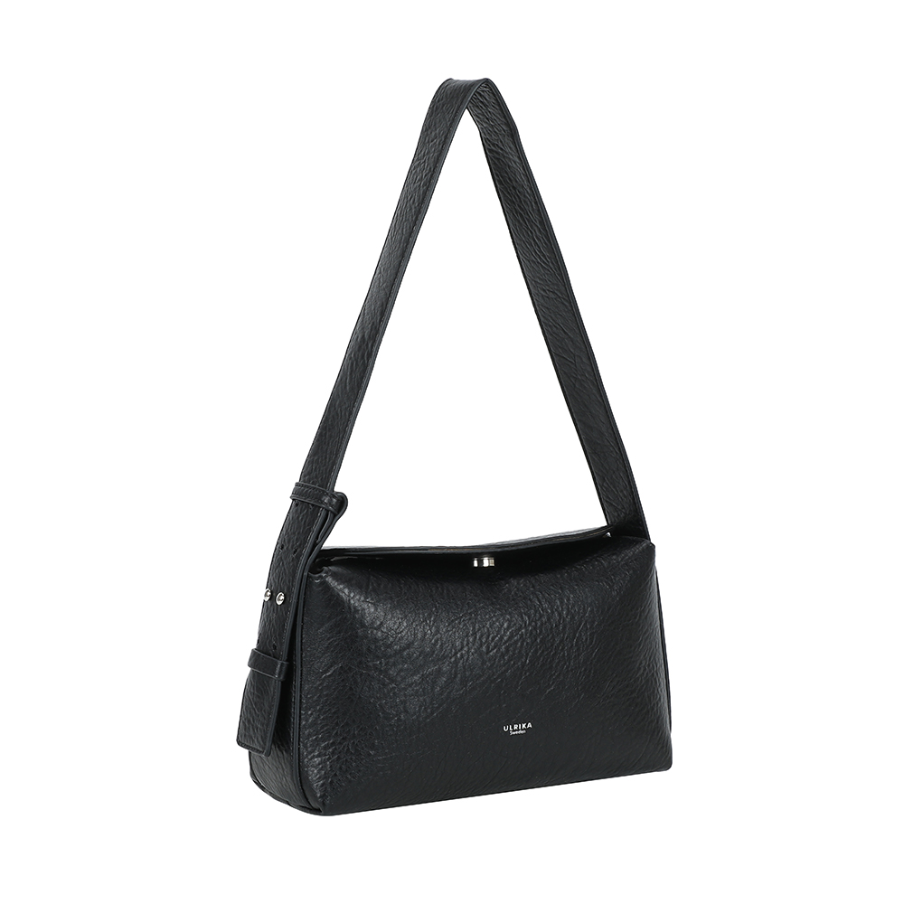 Ulrika Design Mockaimitation Axelväska Svart